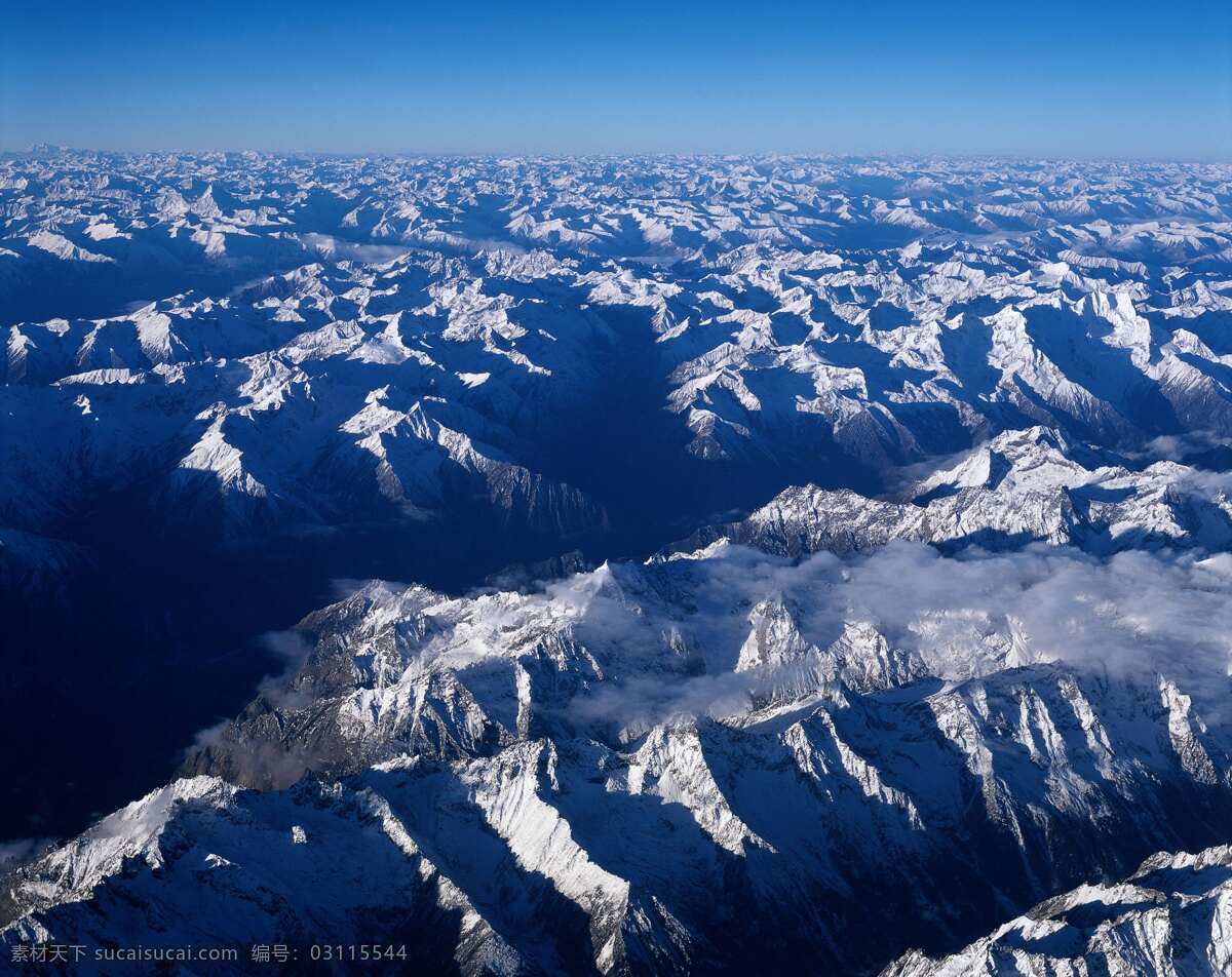美丽 雪山 雪景 摄影图片 山峰 山谷 山脊 雪域高原 林海雪原 美丽的雪景 山区 群山环抱 大山 山坡 高山 自然景观 山水风景