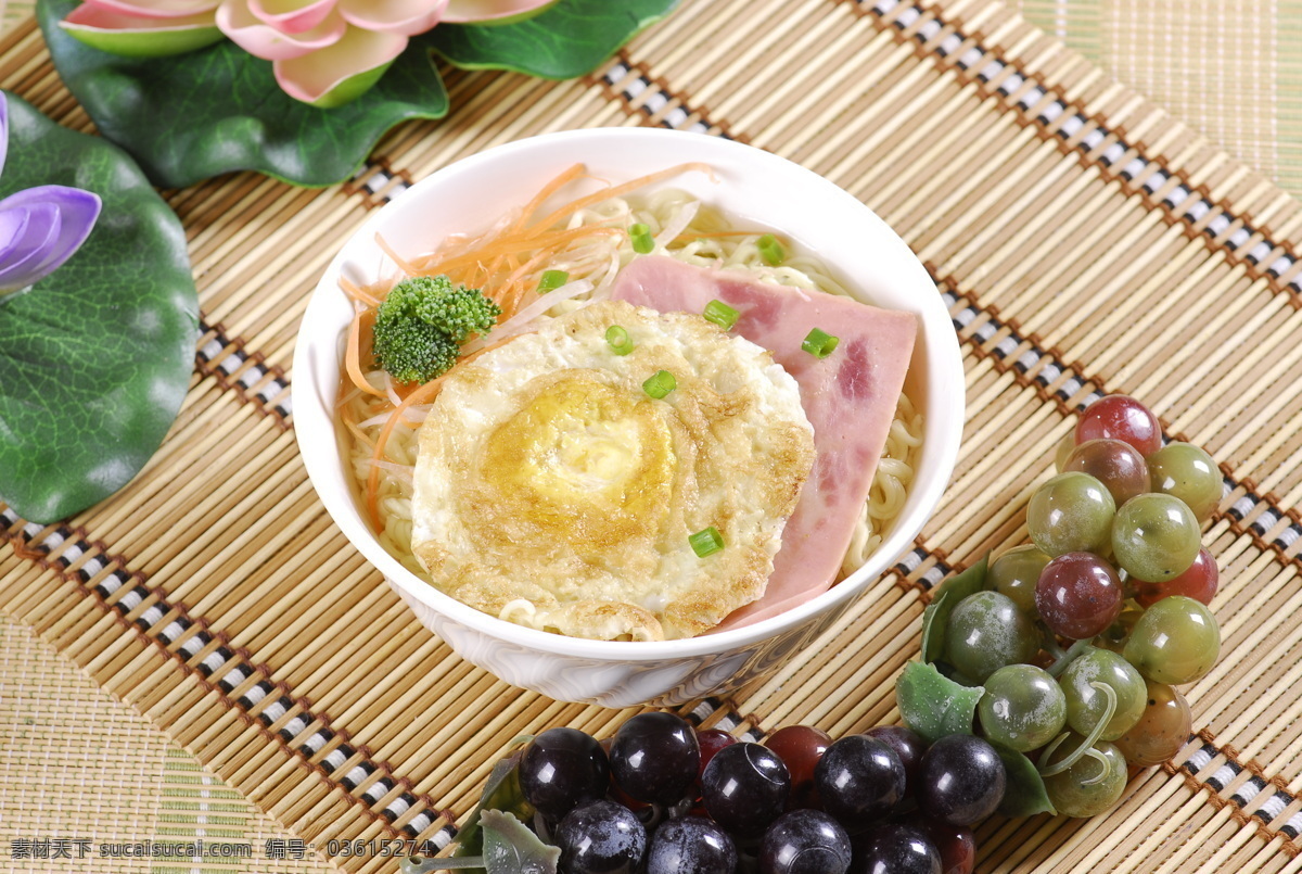 火腿蛋公仔面 火腿 面条 鸡蛋 蛋 青菜 精品菜图区 传统美食 餐饮美食
