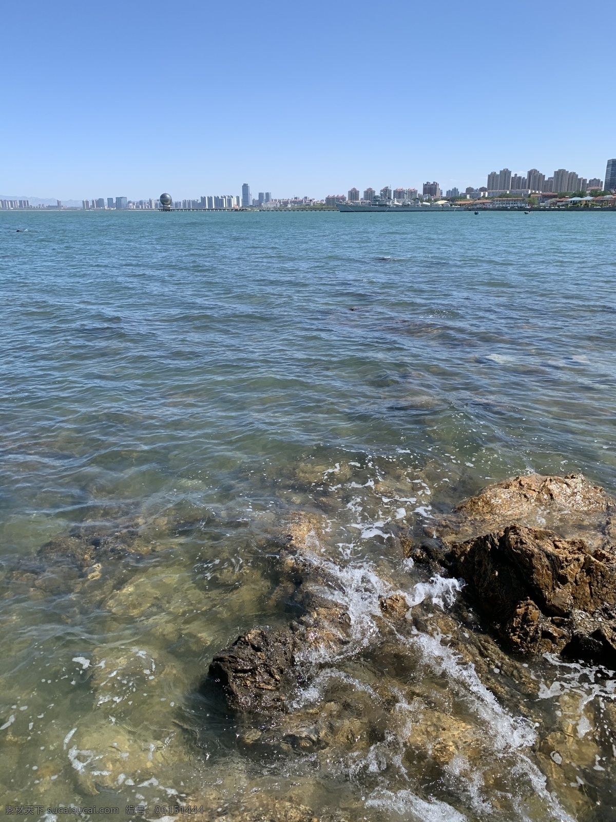 礁石 海水 藍(lán)天 城市 大海 城市高樓 旅游攝影 國內(nèi)旅游