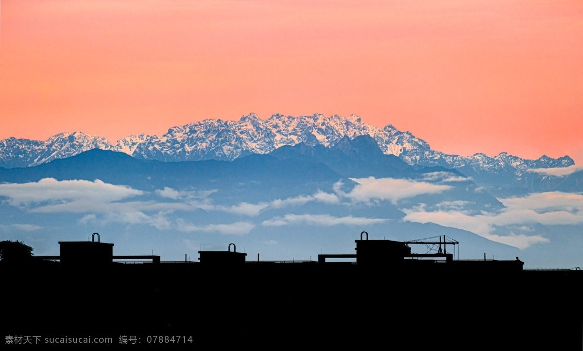 成都 郫縣 西南 交通大學(xué) 雪山 光光 山 犀浦 西南交通大學(xué) 光光山 大雪塘 四姑娘山 成都遙望雪山 夕陽 火燒云 日落 晚霞 剪影 美麗 震撼 獅子王 九鼎山 自然景觀 自然風(fēng)景
