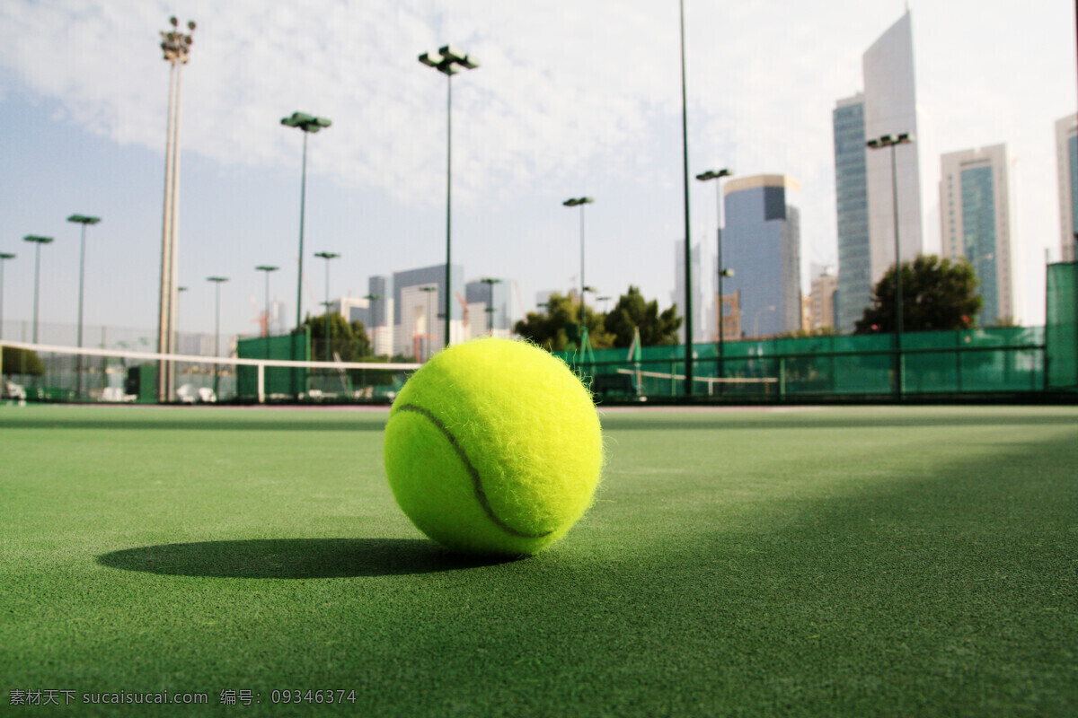 球场 上 网球 特写 体育场 网球运动 体育运动 网球图片 生活百科