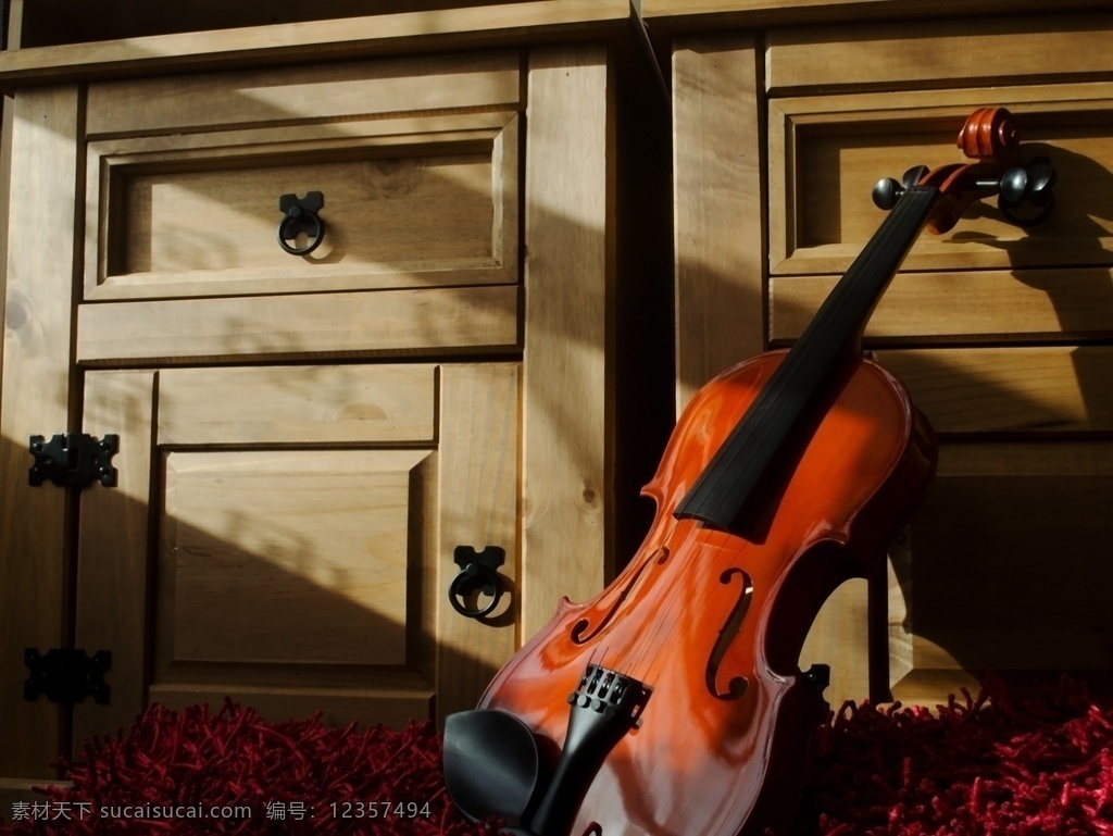 小提琴图片 小提琴 大提琴 琴弦 琴弓 独奏 交响乐 室内乐 弦乐器 西洋乐器 乐谱 乐器 文化艺术 舞蹈音乐