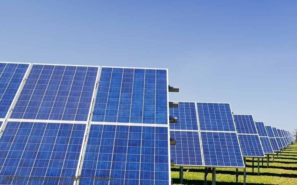太阳能板 太阳能 能源 环保 能量 力量 蓝天 草地 生活百科 生活素材
