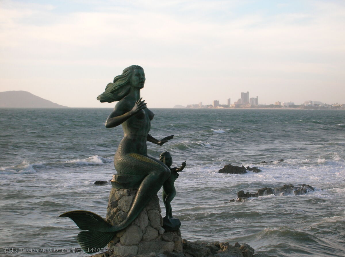 女 美人鱼 漂亮 传说 神话 故事 娇悄 可爱 俏皮 水 坐 海 海边 雕塑 艺术 作品 外国 国外 文化艺术