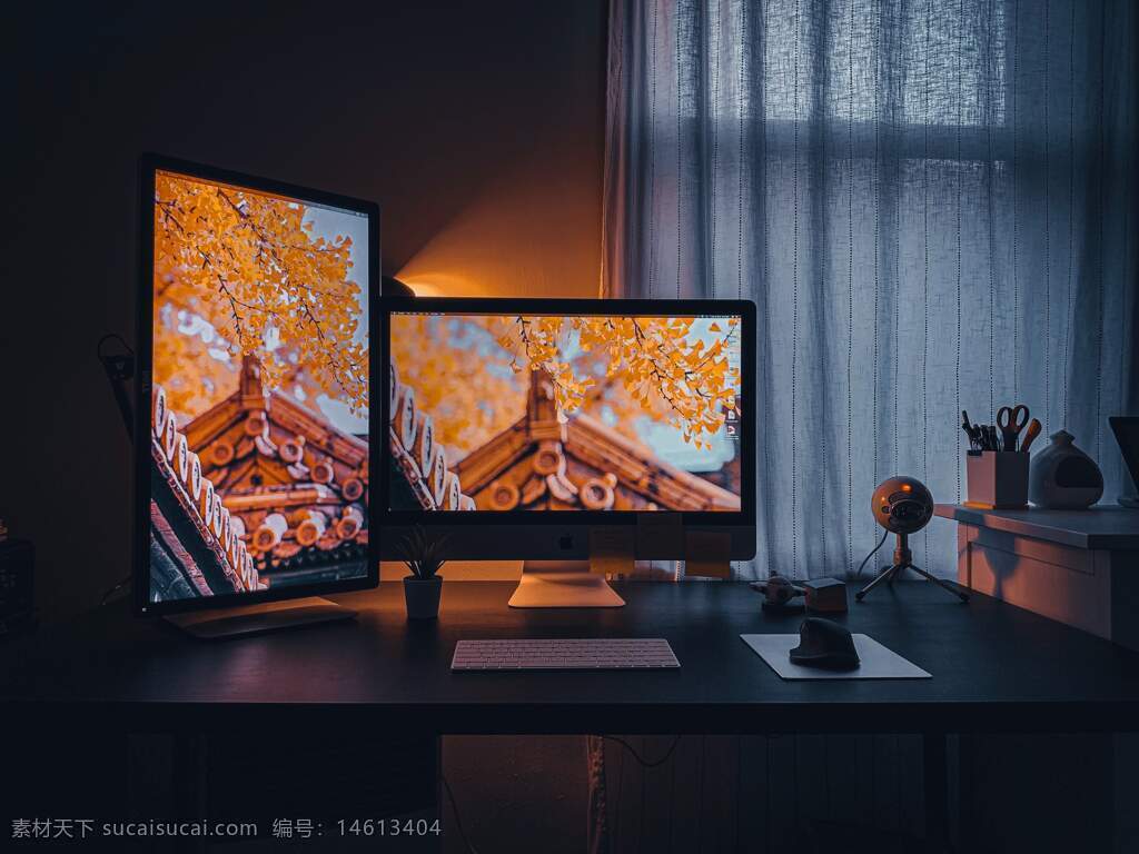 雙屏顯示器 古建筑 金黃色樹葉 辦公桌 工作環(huán)境 現(xiàn)代科技 家居辦公 顯示屏背景 窗簾光線 桌面擺設(shè) 鍵盤鼠標(biāo) 秋季景色 辦公用品
