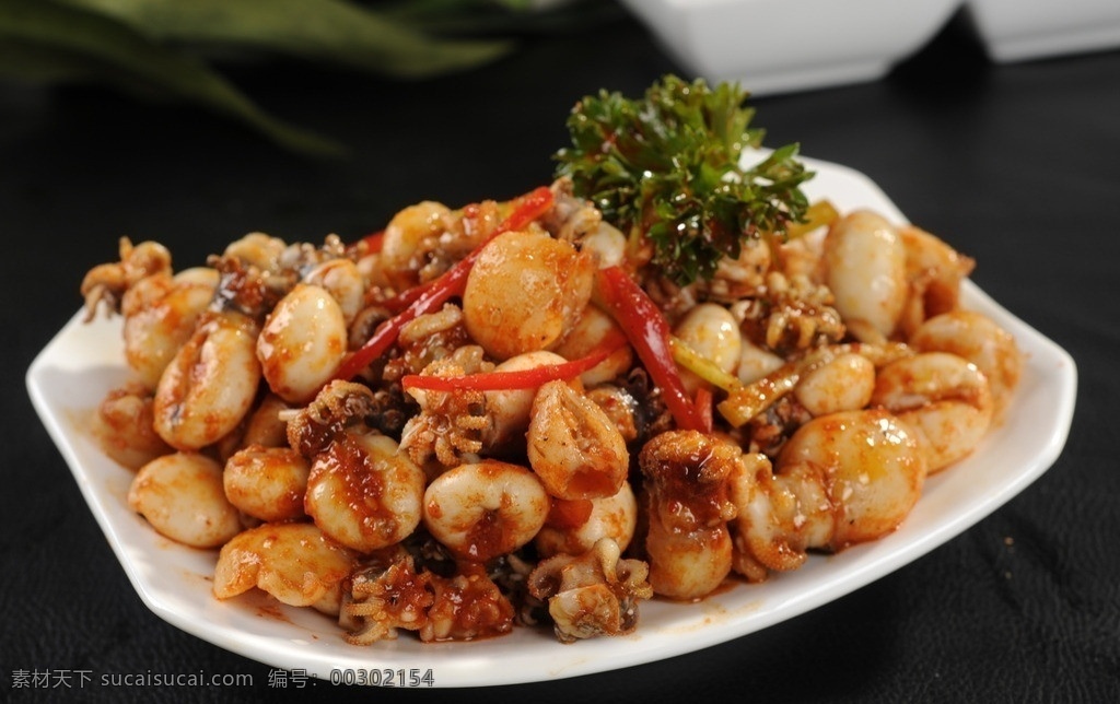 拌墨鱼仔 冷菜 墨鱼仔 红辣椒丝 香菜 盘子 凉菜 菜品 菜图 传统美食 餐饮美食