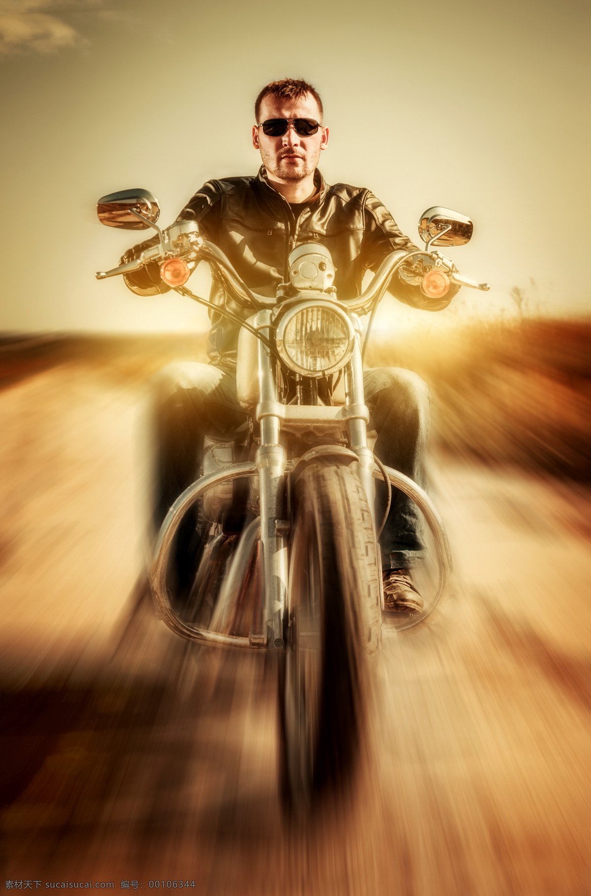 骑 摩托车 奔驰 男子 骑摩托车 人物 生活人物 人物图片