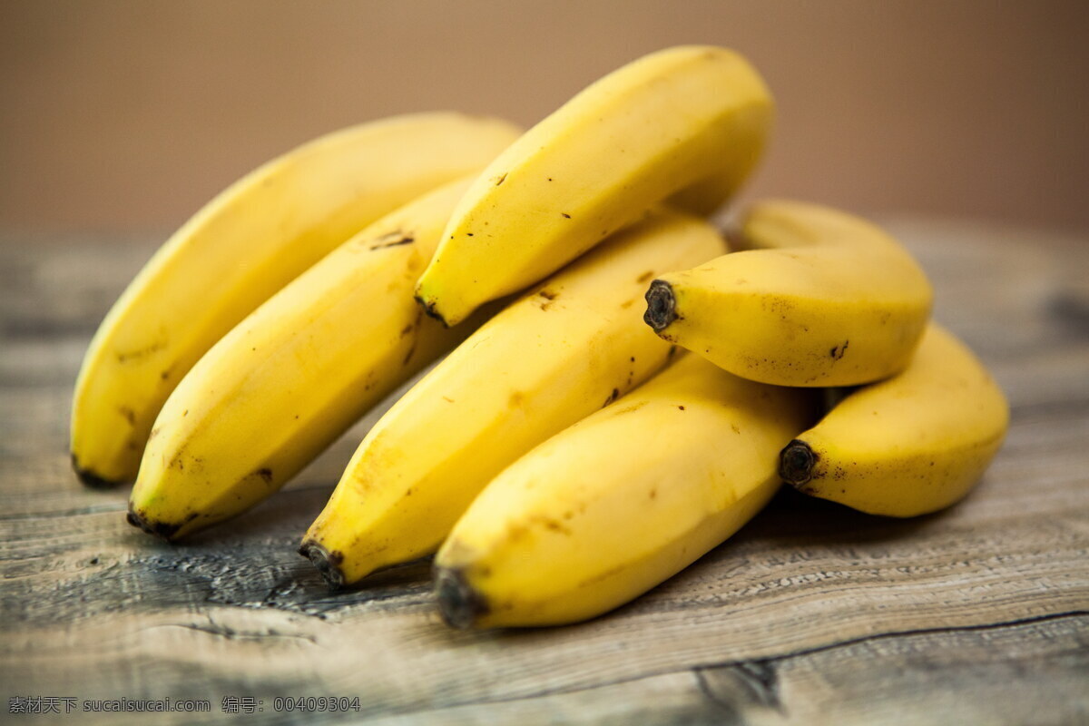 黄色 香蕉 串 高清 黄色香蕉 香蕉串 成熟水果 热带水果 水果摄影 水果 特写 香蕉图片