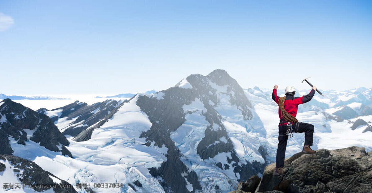 成功 登上 雪山 顶 男人 登山运动 户外运动 探险 旅行 山顶 体育运动 生活百科