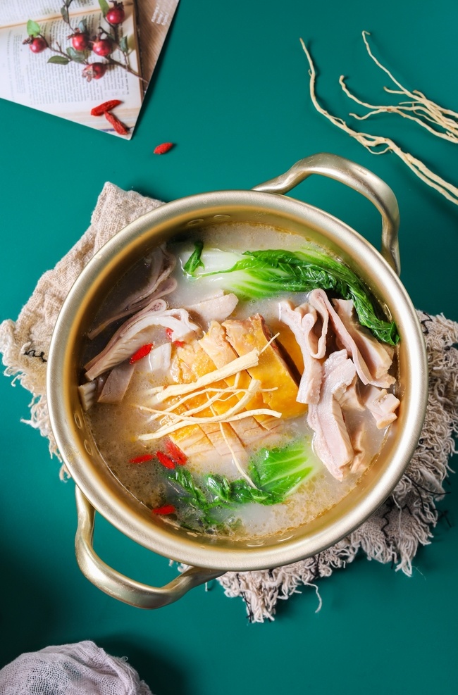 菌汤火锅 火锅 关东煮 冒菜 汤锅 鸡汤 餐饮美食 传统美食