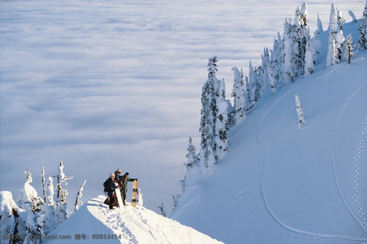 雪山 滑雪 运动员 冬天 雪地运动 划雪运动 极限运动 体育项目 运动图片 生活百科 美丽 雪景 风景 摄影图片 高清图片 滑雪图片