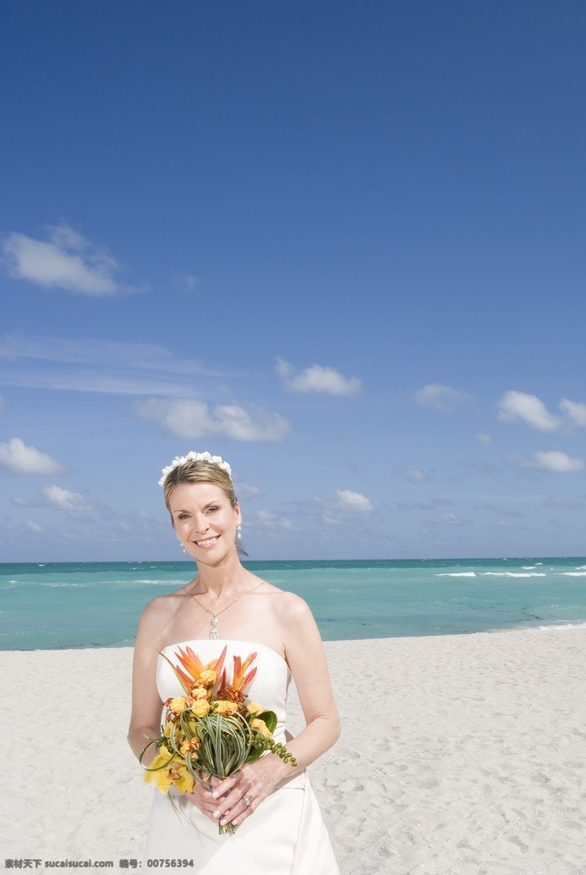 沙滩 上 捧 花 新娘 捧花 花朵沙滩 沙滩婚礼 美女 生活人物 情侣图片 人物图片