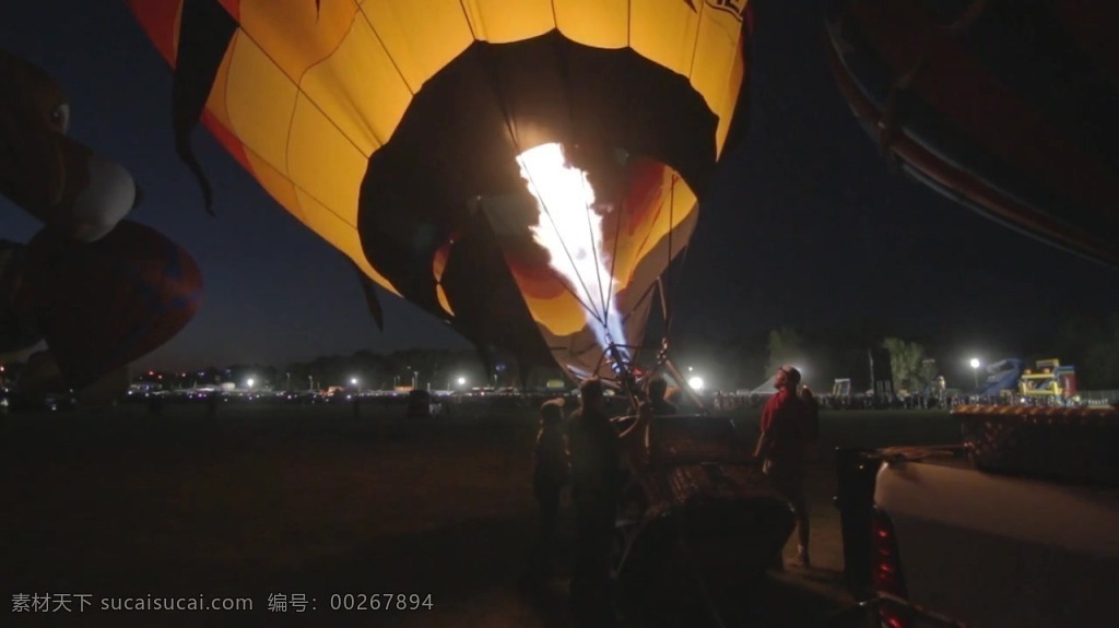 夜晚 人物 放热 气球 视频 放热气球视频 热气球视频 热气球 视频素材