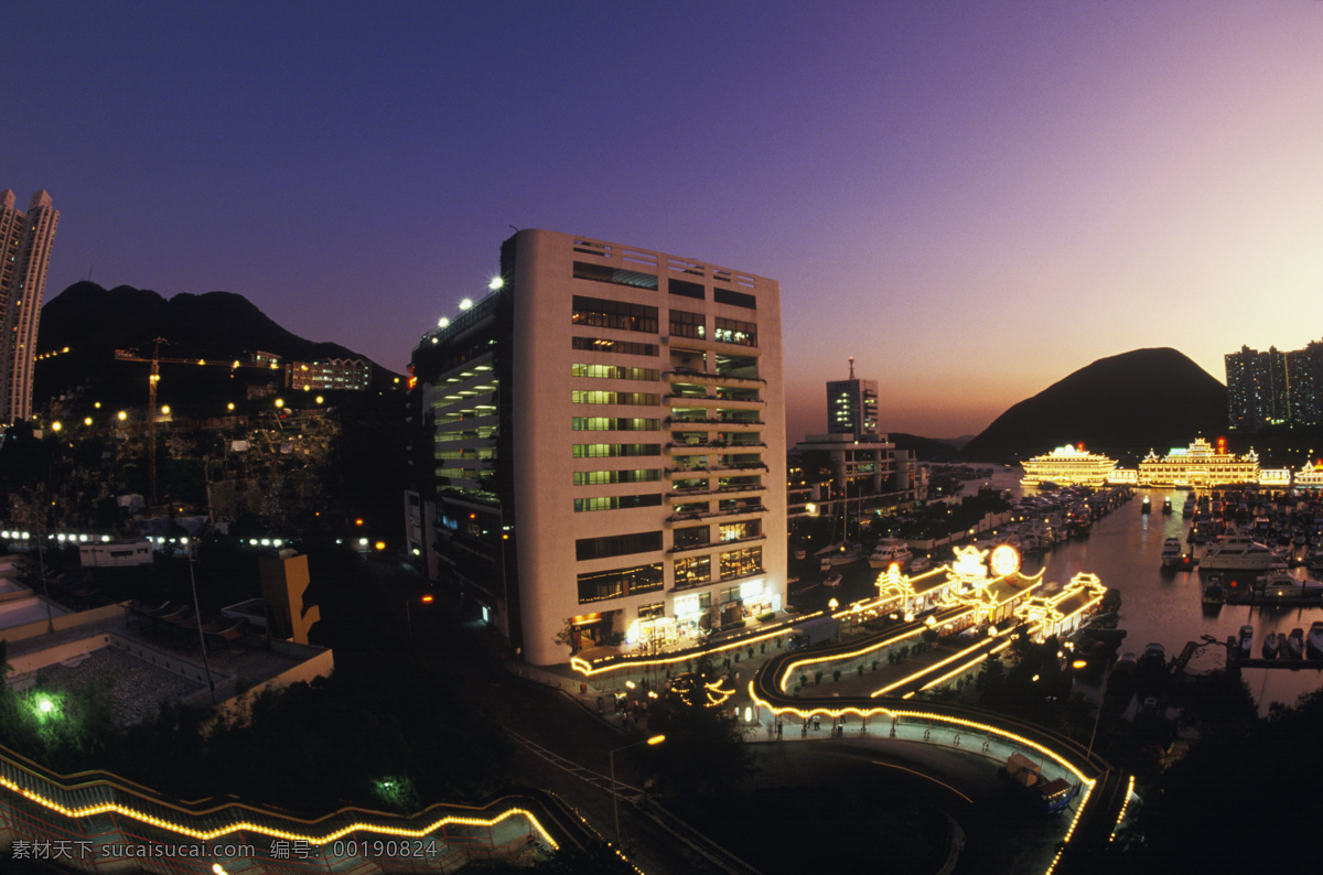 傍晚 时 香港 风光 城市风光 高楼大厦 建筑 风景 黄昏 大海 霓虹灯 灯光 摄影图 高清图片 环境家居