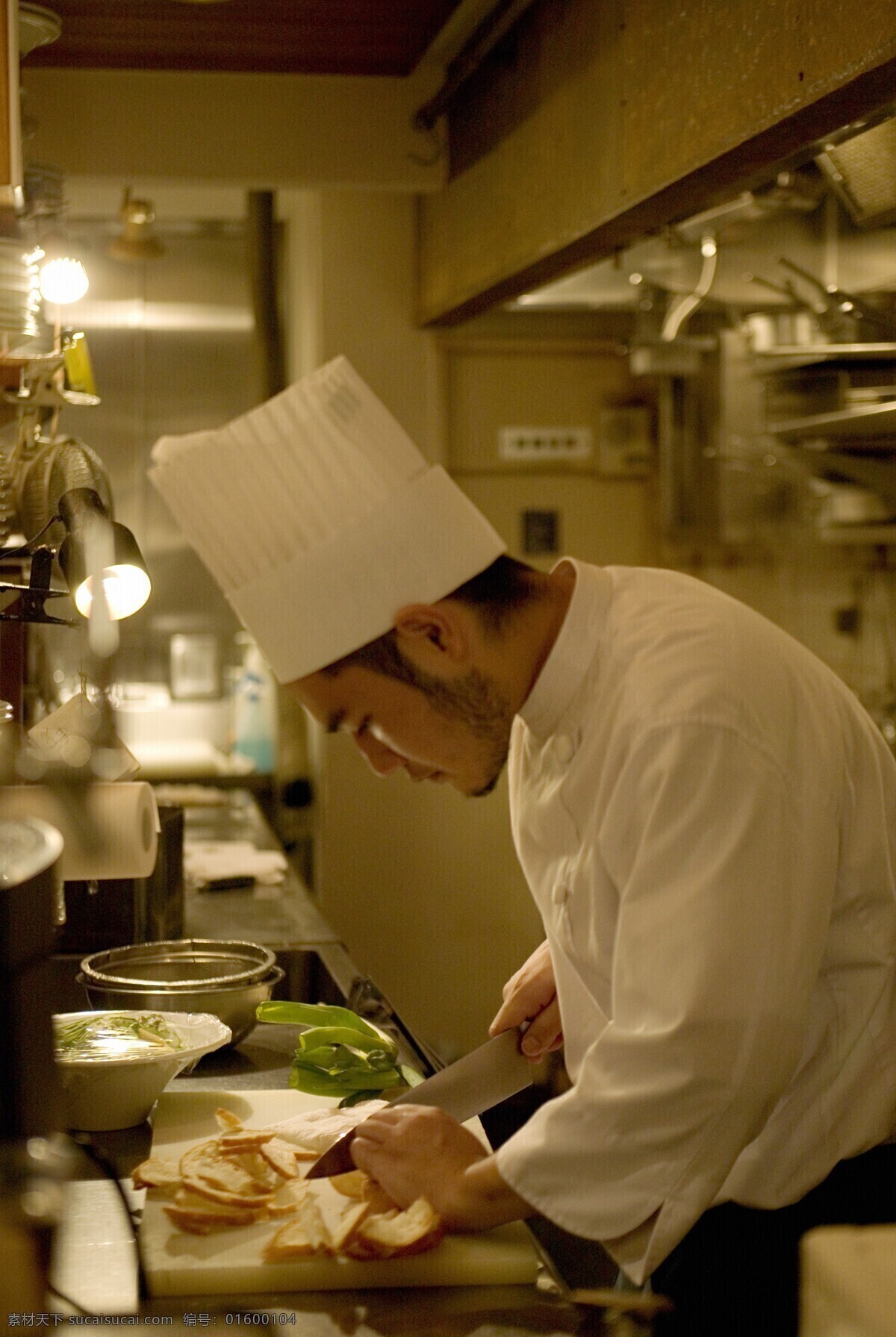 工作 中 面点 师傅 厨师 厨房 厨具 西点 日本料理 生活人物 人物图片