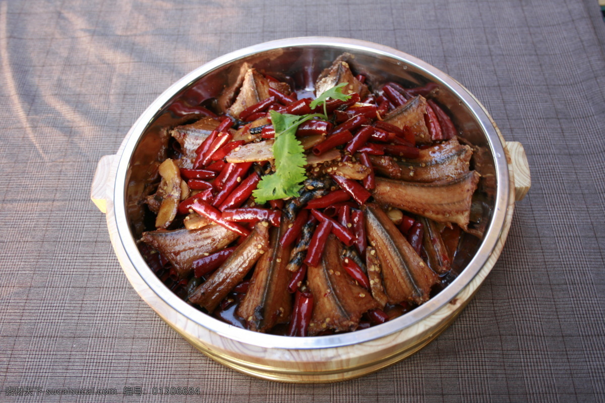 姜 辣 口味 蛇 餐饮美食 传统美食 高清摄影图 火锅 美食 农家乐 姜辣口味蛇 士菜 psd源文件 餐饮素材