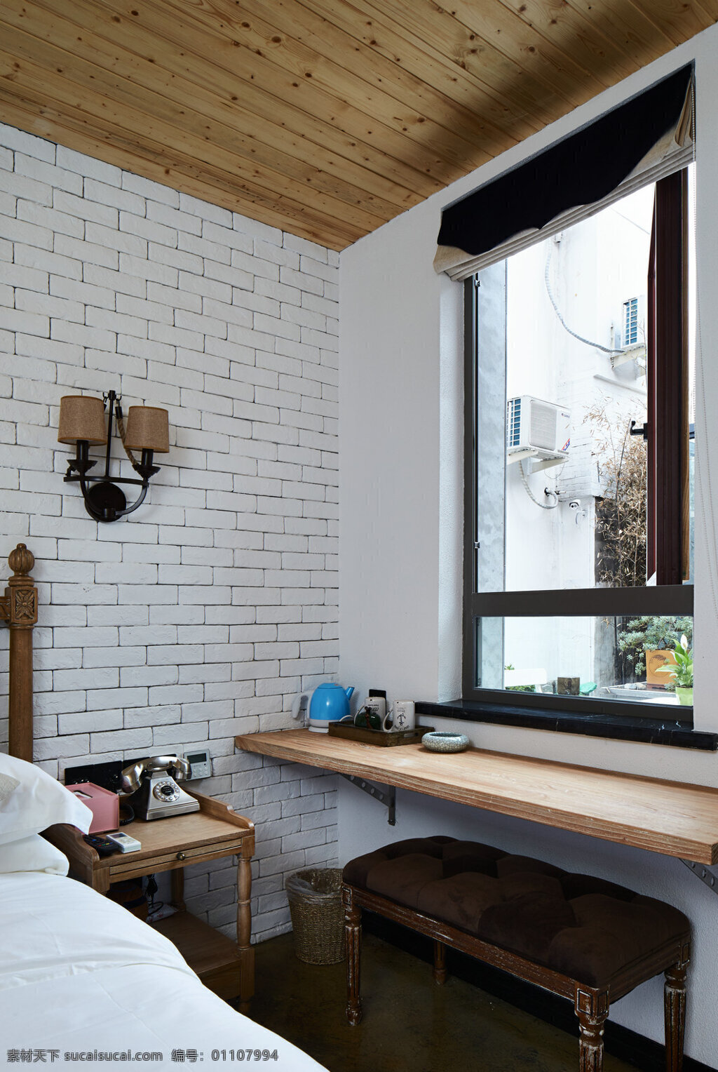 现代 时尚 卧室 褐色 壁灯 室内装修 效果图 白色背景墙 木地板 木制柜子 卧室装修