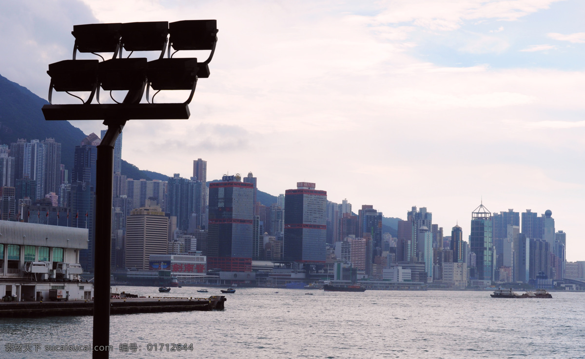 大厦 高楼 国外旅游 海港城 海湾 建筑 楼房 旅游摄影 维多利亚港 香港 水面 南方 游艇 风景 生活 旅游餐饮