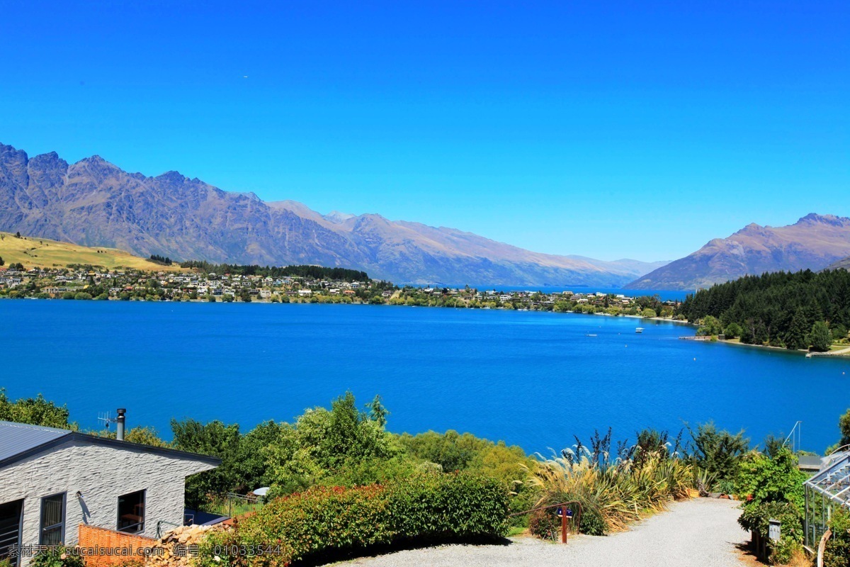 瓦卡蒂普湖 新西兰 南岛 皇后镇 湖水蓝蓝 建筑 山脉 蓝天 风景 树木 新西兰风光 国外旅游 旅游摄影