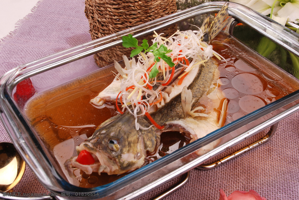 鲈鱼 豉椒鲈鱼 剁椒鲈鱼 干烧鲈鱼 浇汁鲈鱼 椒麻鲈鱼 酸汤鲈鱼 餐饮美食 传统美食