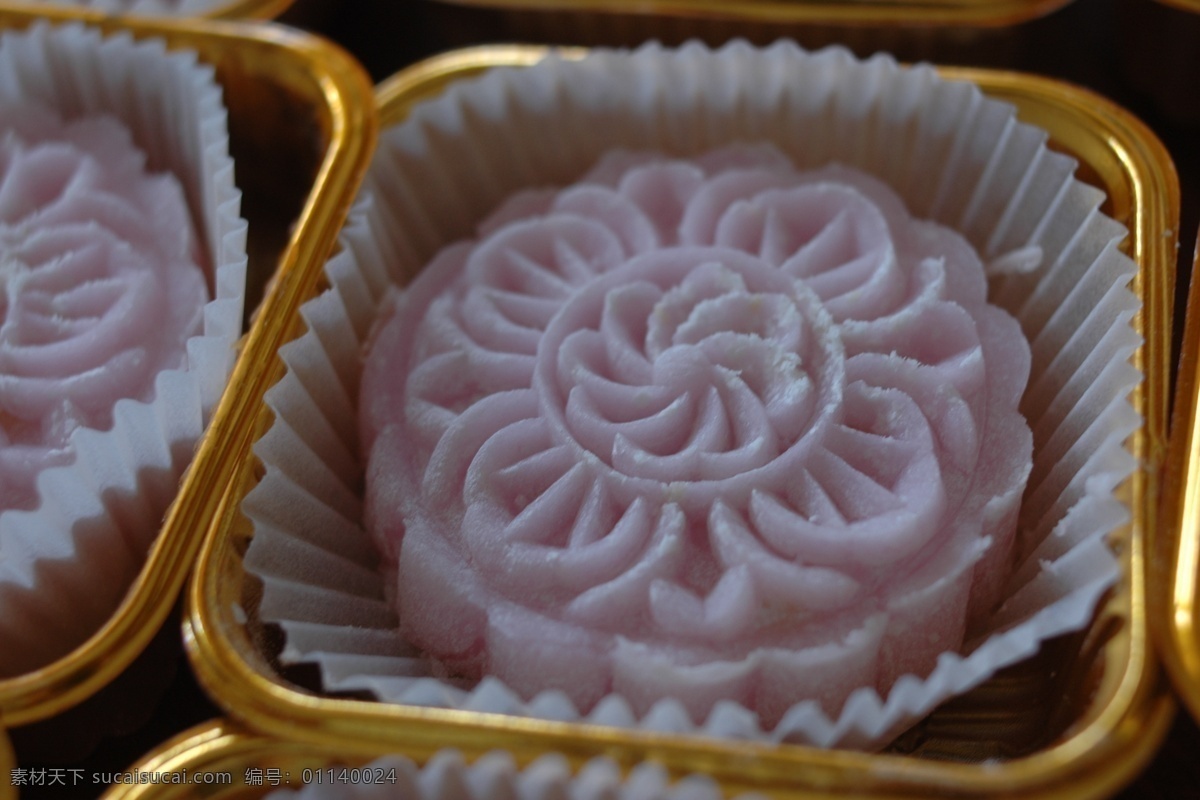 冰皮月饼 粉红 中式菜 传统美食 餐饮美食