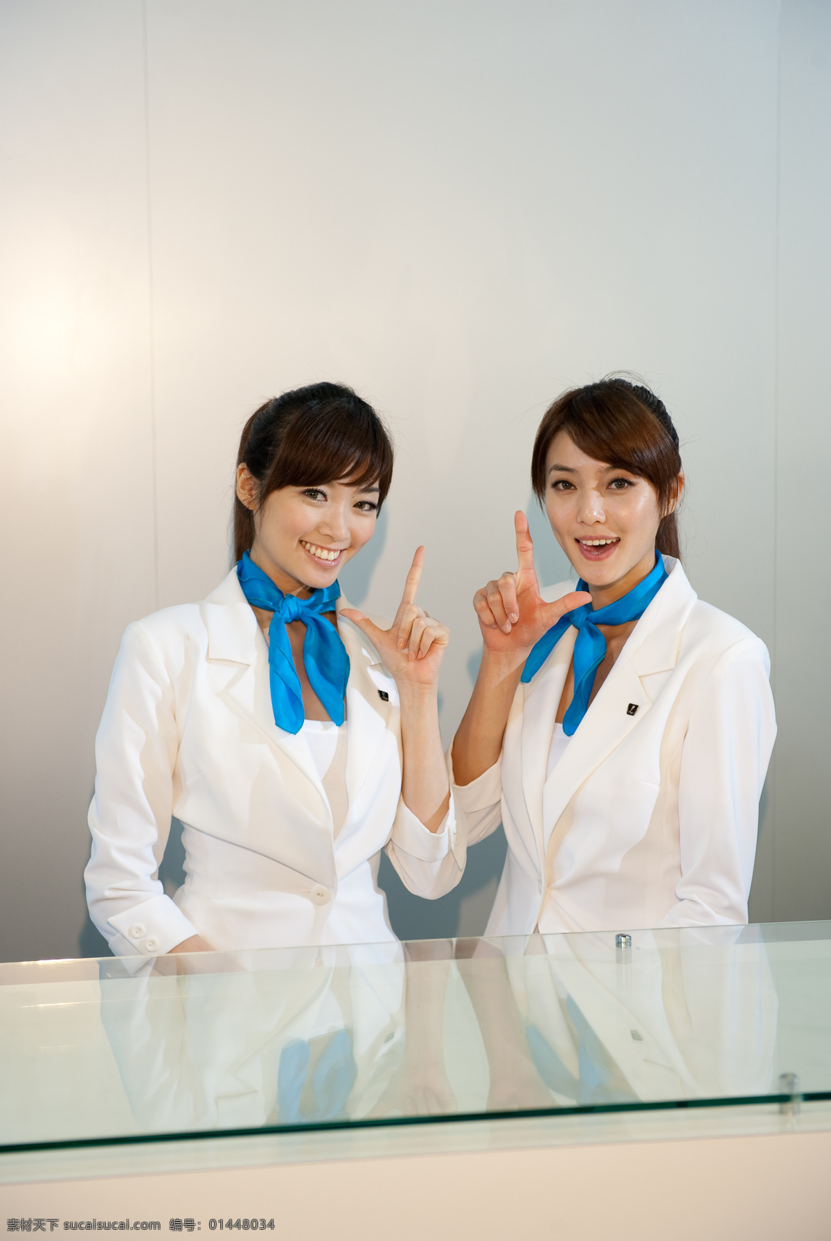 台湾 车模 东方 美女 服装 高清 美人 丽人 女孩 高贵 典雅 模特 时装 2009 年 台北 新车 大展 女性女人 人物图库