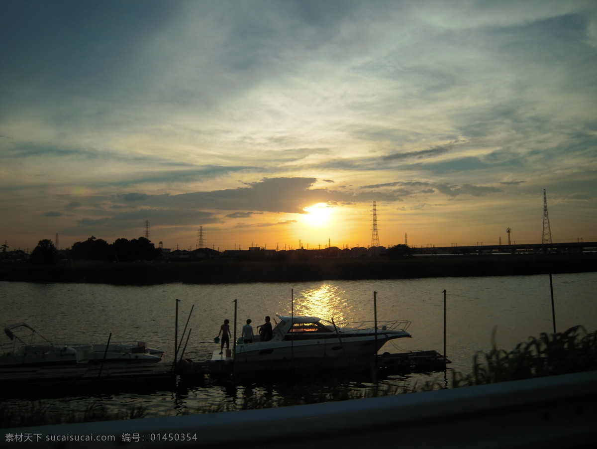 河边 夕阳 下 傍晚时分 河 小船 风景 生活 旅游餐饮