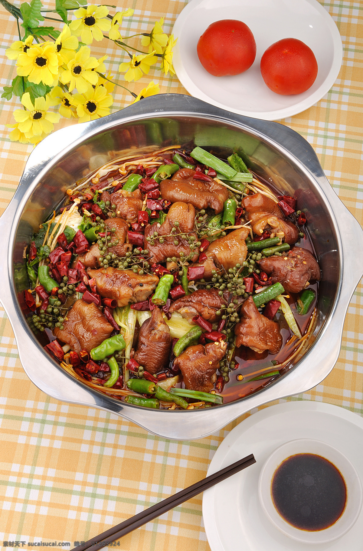 餐饮美食 传统美食 高档 美食 美食摄影 美味 牛肉 青椒 香辣干锅 猪蹄 猪脚 古法秘制 神秘 食欲 小火锅 传统餐饮 美食餐饮 红椒 psd源文件 餐饮素材