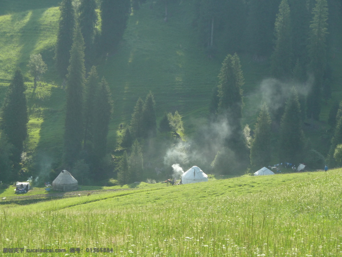 那拉提草原 那拉提 草原 毡房 炊烟 自然风景 旅游摄影