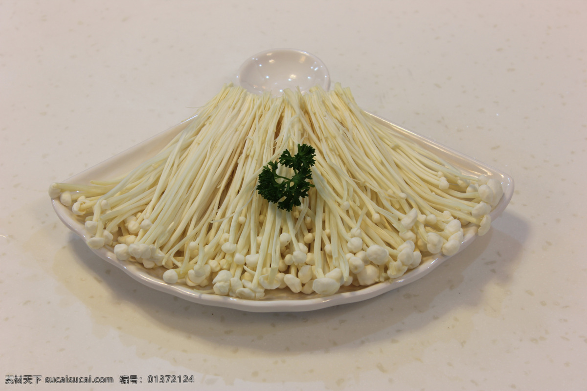金针菇 摆盘 餐饮美食 传统美食 火锅 蔬菜 桌子 psd源文件 餐饮素材