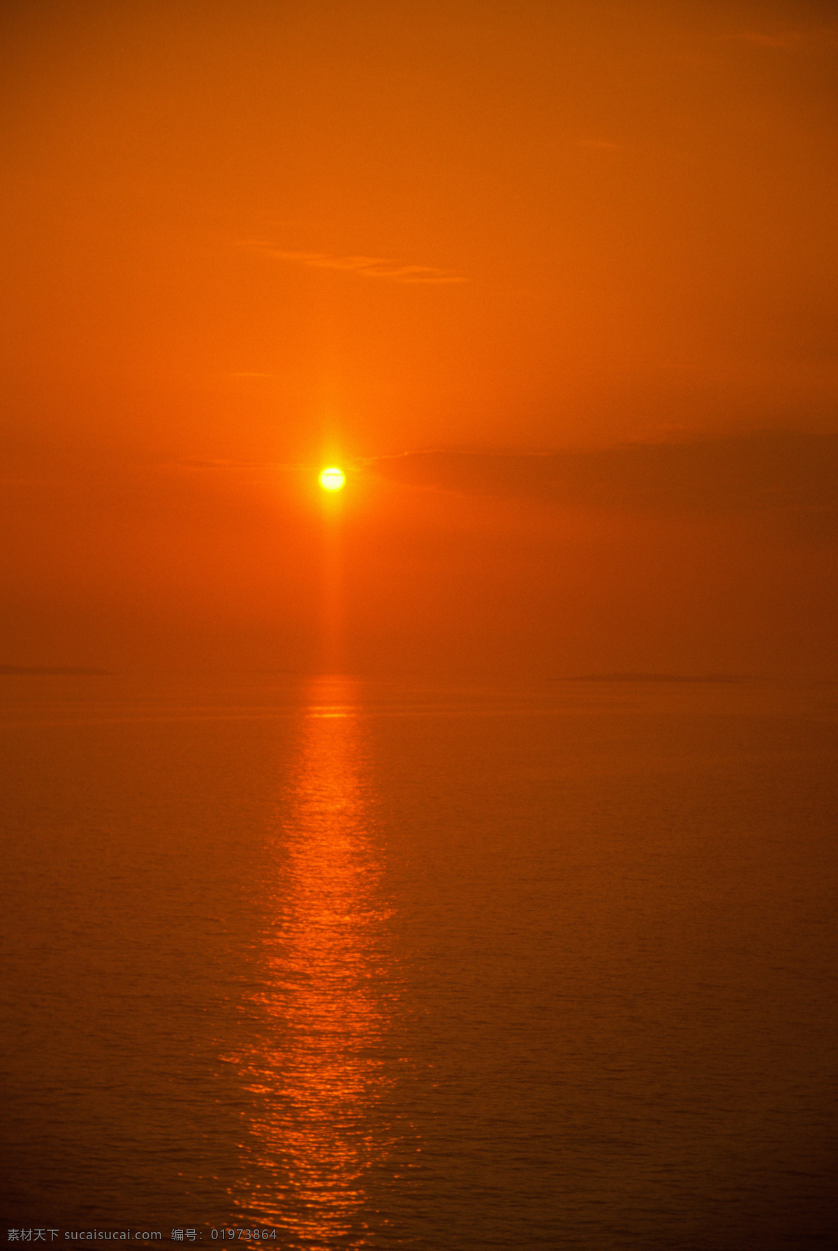 黄昏 时 大海 风景 美丽海滩 海边风景 海浪 傍晚 落日 夕阳 海平面 海洋 海景 景色 美景 摄影图 高清图片 海洋海边 自然景观 红色