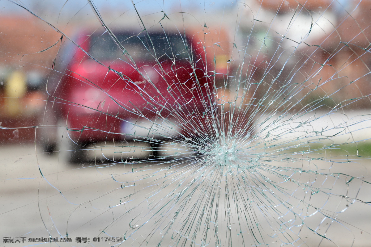撞 坏 挡风 玻璃 破碎 出 交通事故 汽车 事故 汽车图片 现代科技