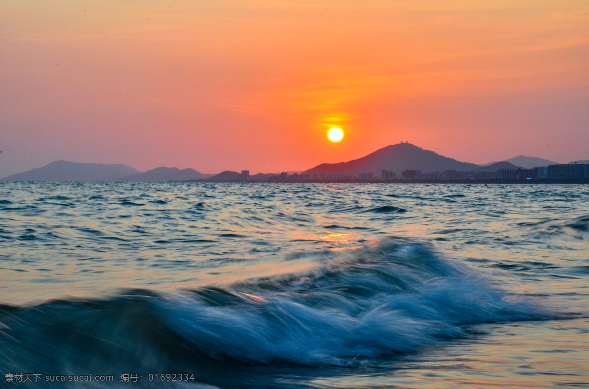 夕阳海边图片 夕阳 黄昏 大海 金色大海 金色 海浪 自然景观 自然风景