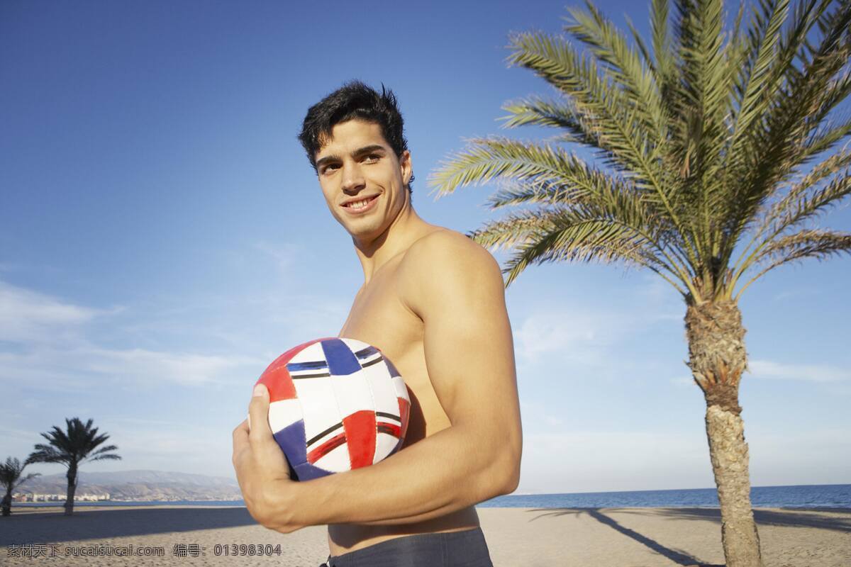 抱 排球 外国 男性 外国男性 男人 魅力男士 肌肉男 沙滩排球 椰树 海滩 生活人物 人物图片