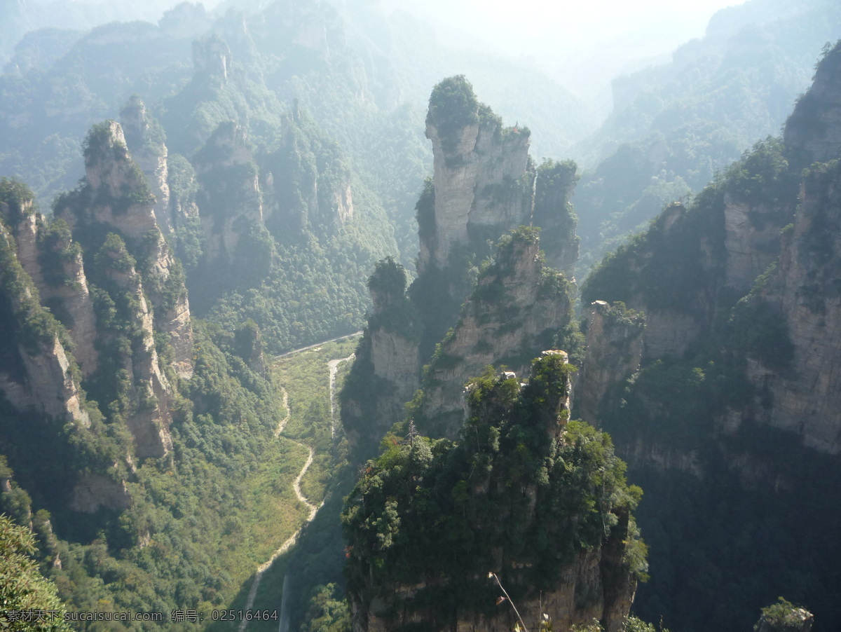 张家界 崇山峻岭 巍峨 深邃 风景绚丽 令人神往 自然景观 风景名胜