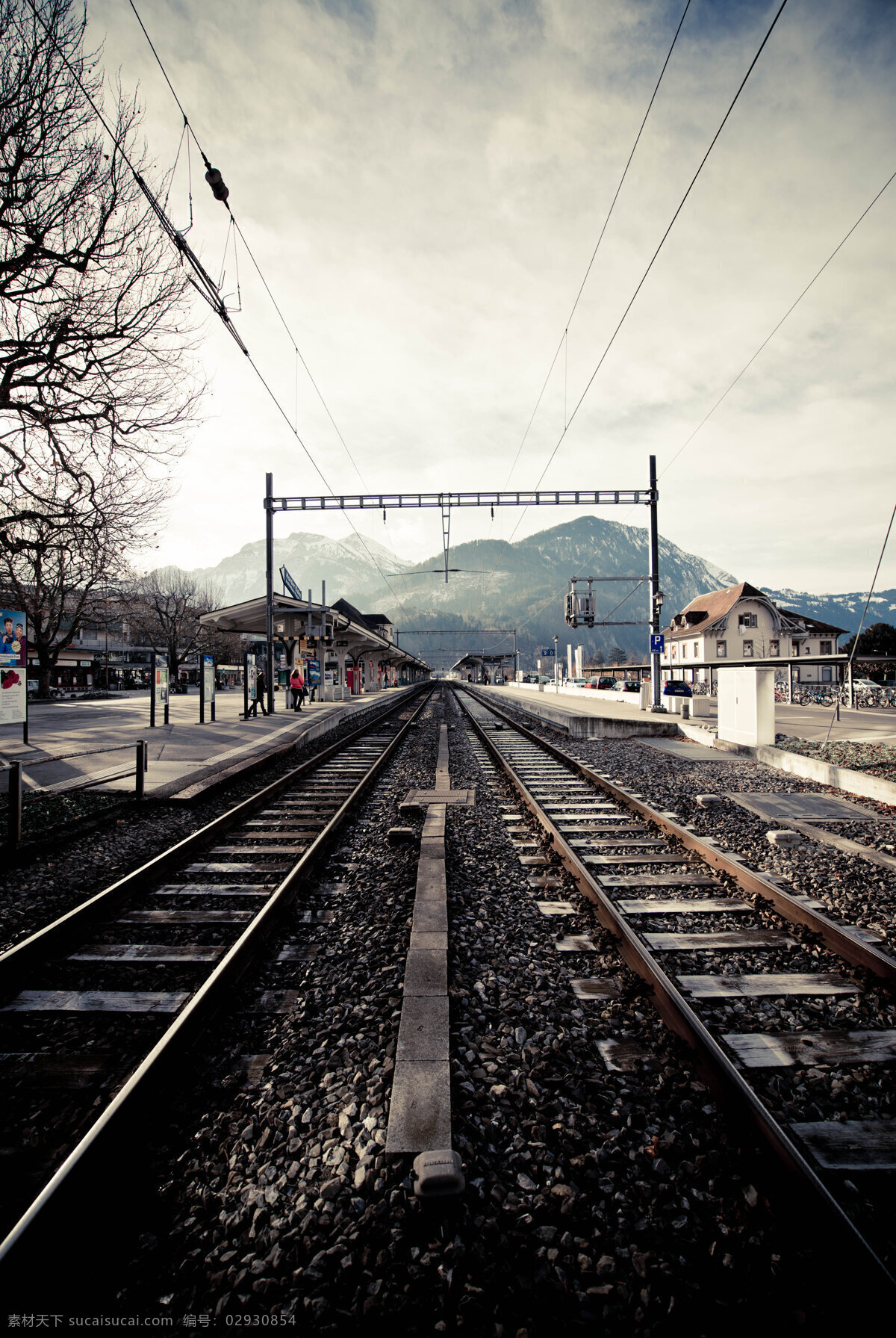 瑞士因特拉肯 瑞士 阿尔卑斯山下 欧洲小镇 火车站 火车道 因特拉肯 国外旅游 旅游摄影