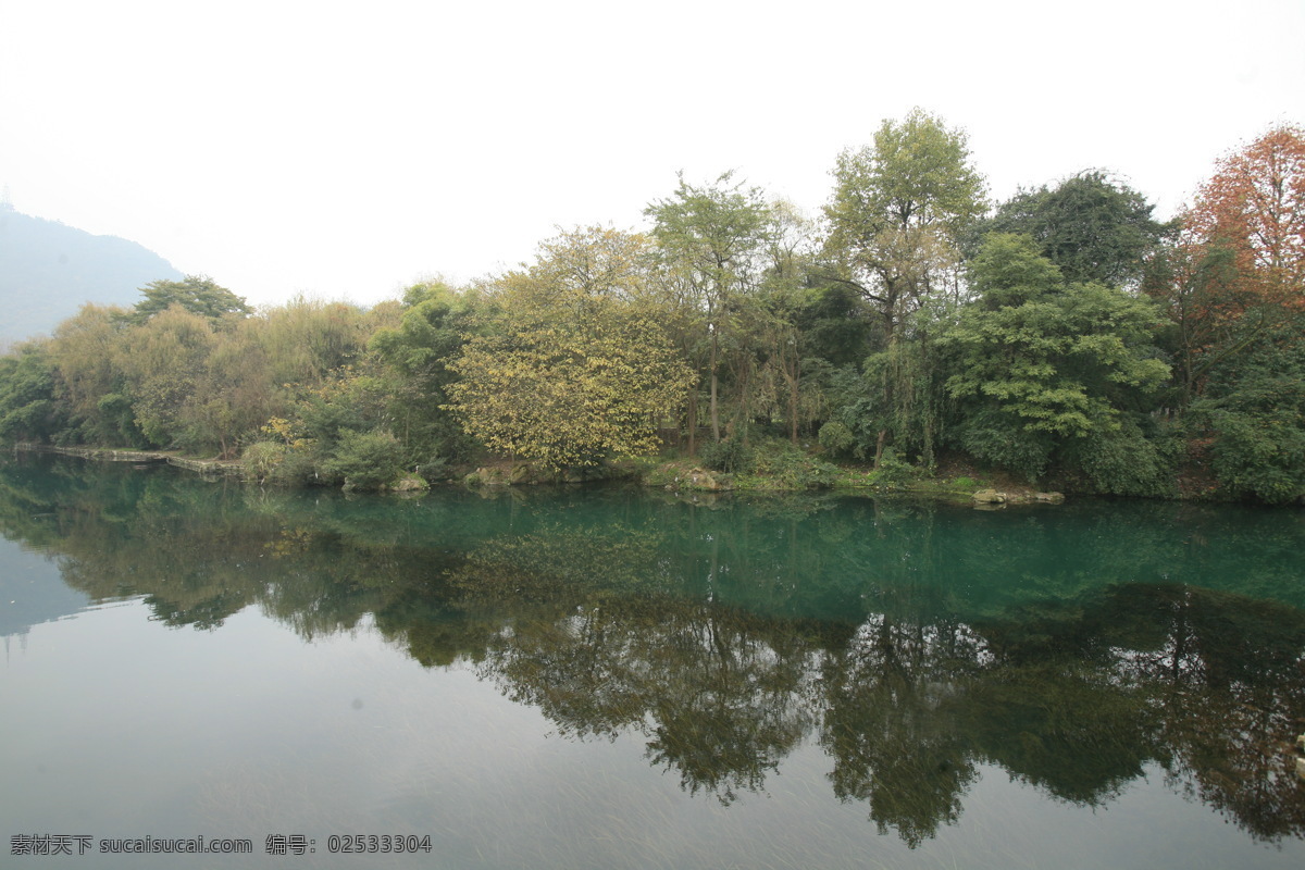 树免费下载 风景 山 山水风景 摄影图 树 植物 自然景观 水 家居装饰素材 山水风景画