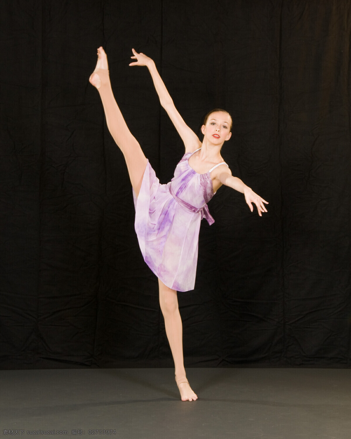 芭蕾 芭蕾舞者 高雅 光影 女性 室内 文化艺术 ballet 舞蹈 舞姿 舞鞋 艺术 足尖 优雅 彩衣 舞者 舞蹈音乐 psd源文件