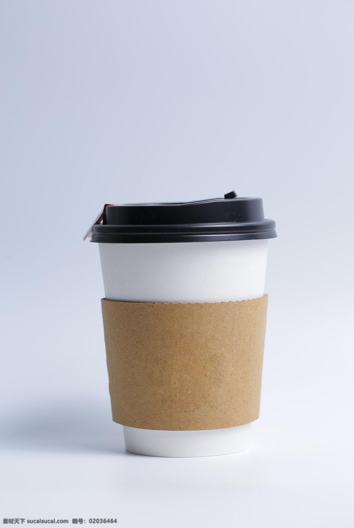 咖啡纸杯 咖啡杯 纸杯 星巴克 手拿咖啡 杯子 白背景 空背景 饮品贴图 咖啡贴图 黑盖子 牛皮纸腰封 餐饮美食
