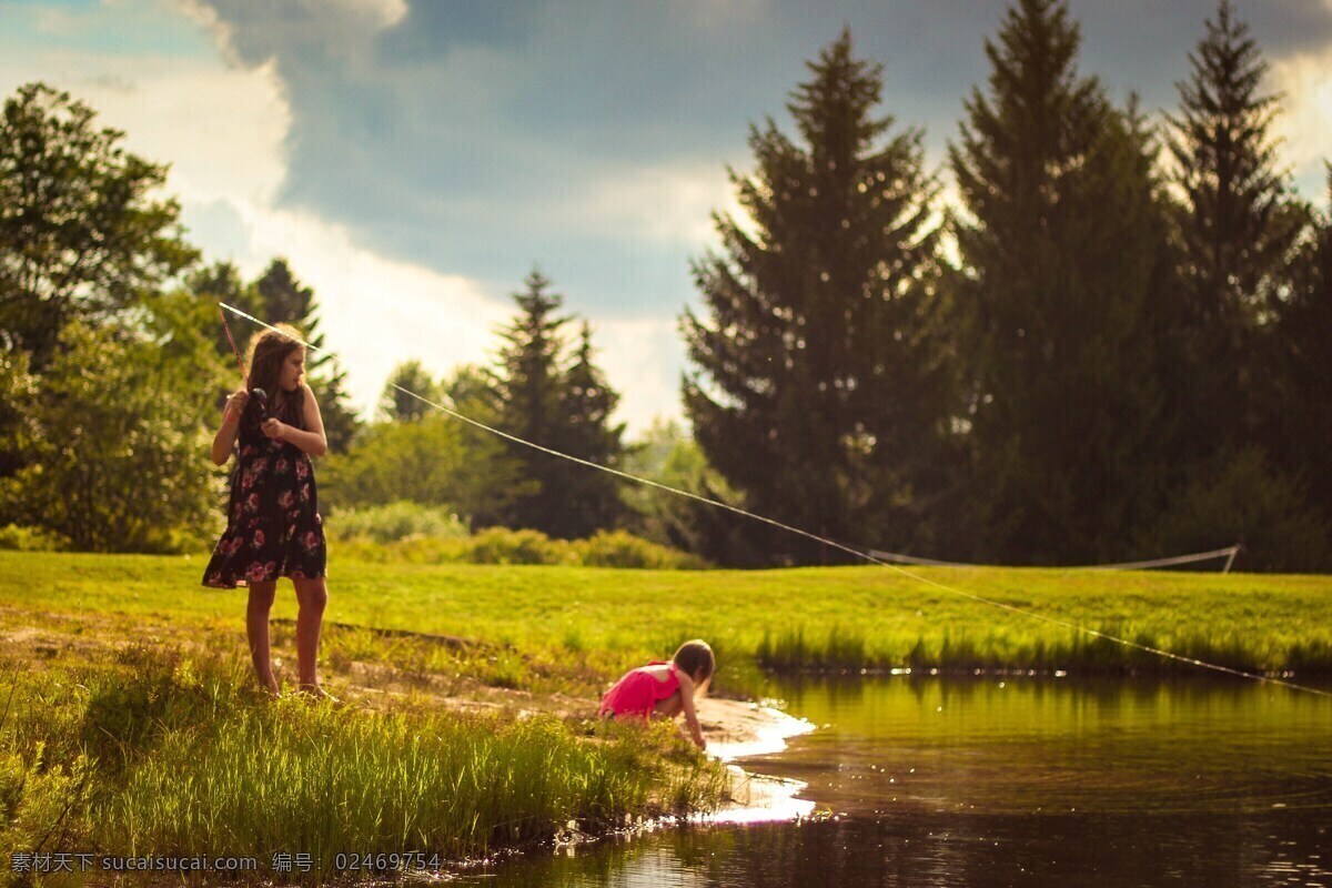 钓鱼 小女孩 站 溪边 甩 竿 可爱