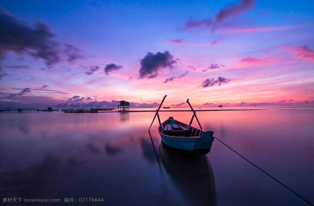 黄昏 海面 小船 黄昏海面小船 日落 日出 海洋 美景 自然 摄影图片 自然景观 自然风景