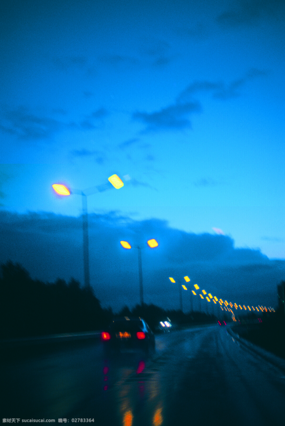 美丽夜景 傍晚 路灯 汽车 蓝色