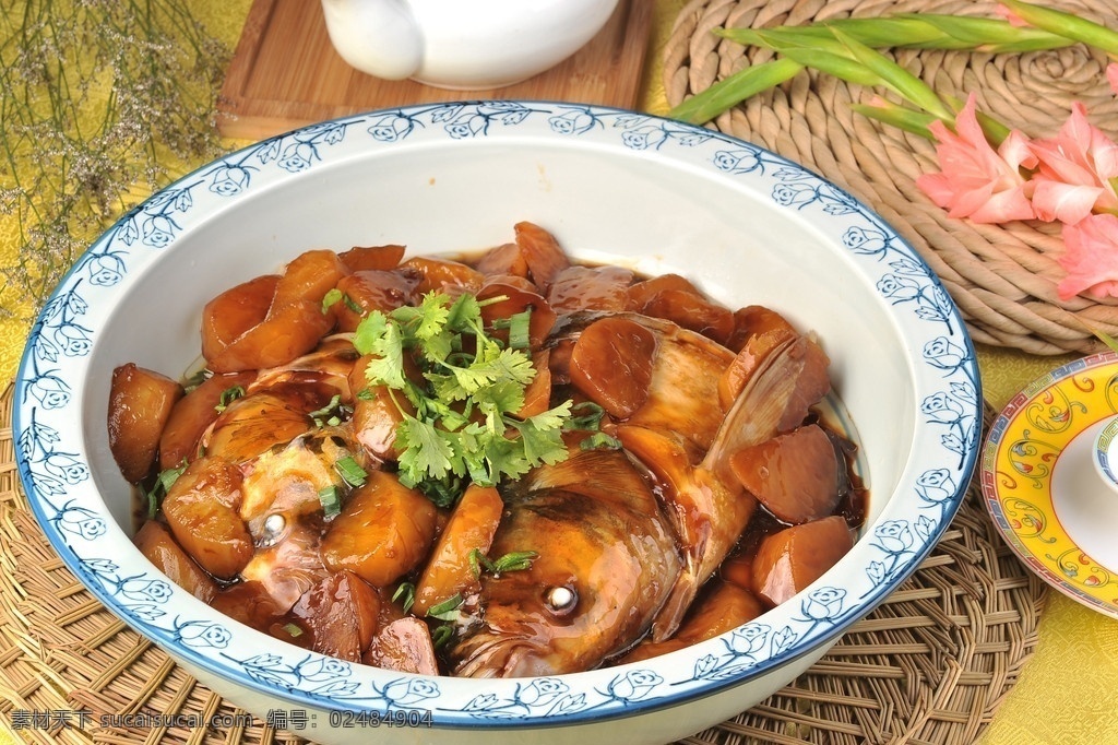 萝卜烩鱼头 萝卜烧鱼头 鱼头 传统美食 餐饮美食