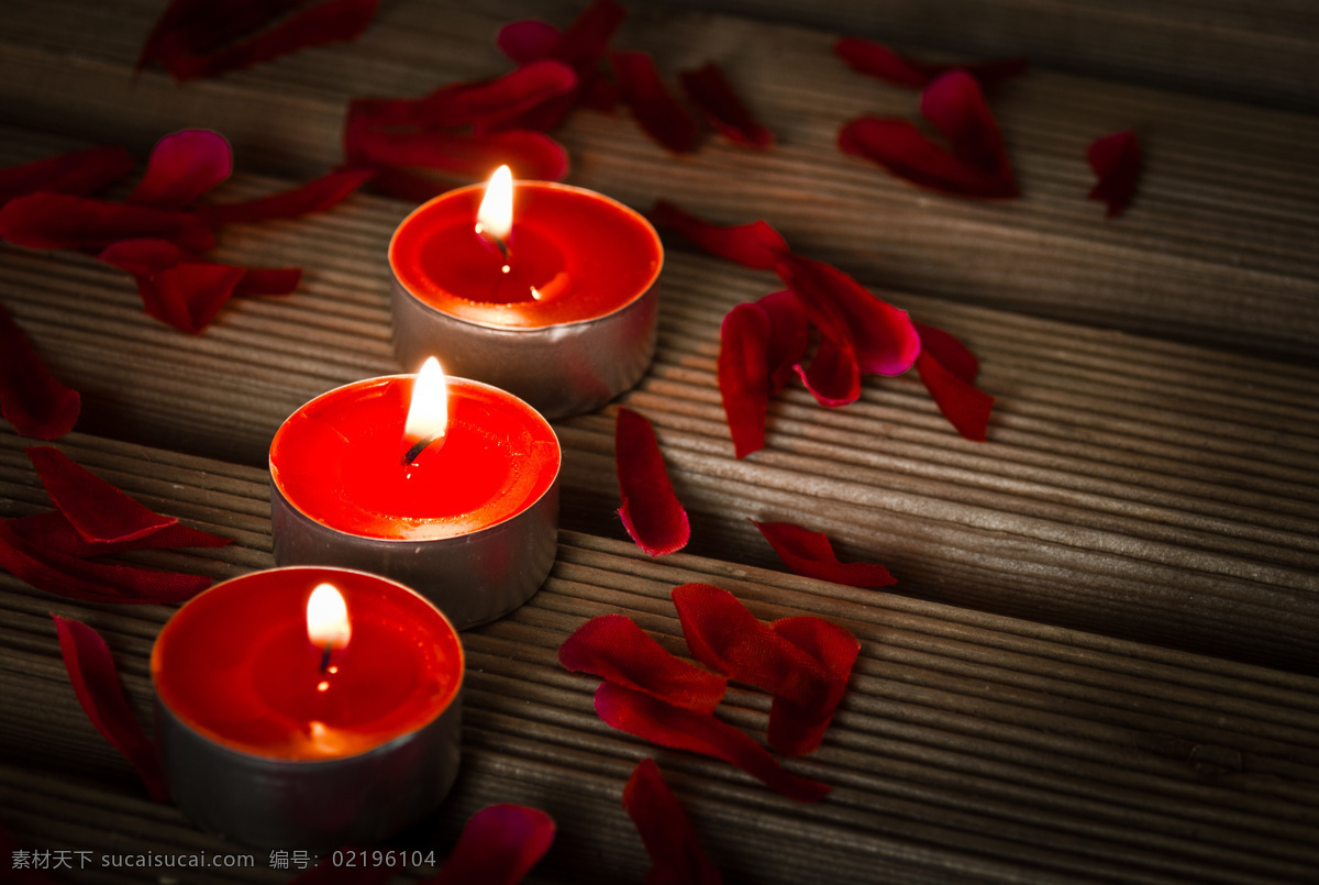 蜡烛 红烛 花瓣 情人节 情人节蜡烛 生活百科 生活素材 烛火 烛台 节日素材 情人节七夕
