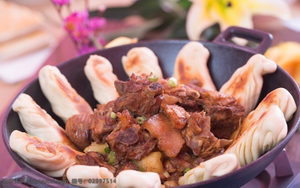 猪肉 勾 鸡 焖 卷子 勾鸡焖卷子 猪肉勾鸡 焖卷子 餐饮美食 传统美食