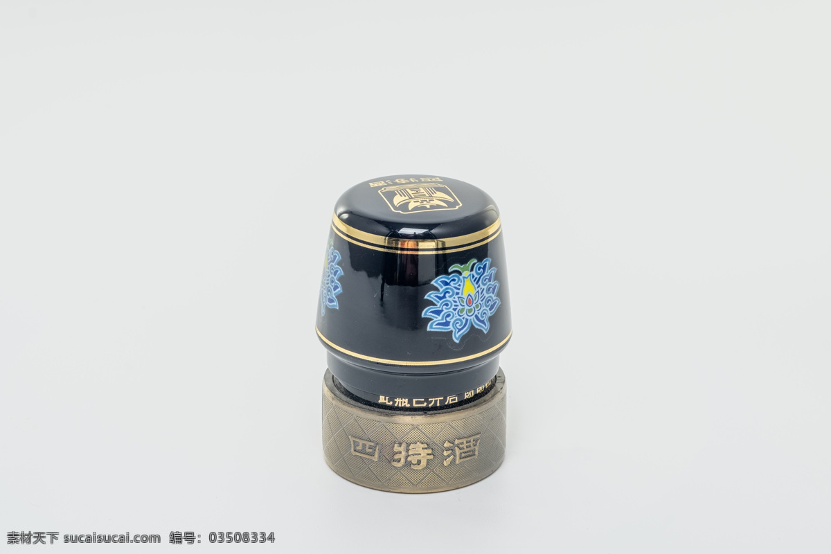 酒瓶盖图片 酒瓶盖 盖子 白酒瓶盖子 酒瓶盖子 瓶盖 酒盖子 白酒瓶盖 葡萄酒 红酒 白葡萄酒 莱茵白葡萄酒 红酒区 酒 酒瓶 法国 欧洲 食品 饮料 瓶子 生活百科 家居生活