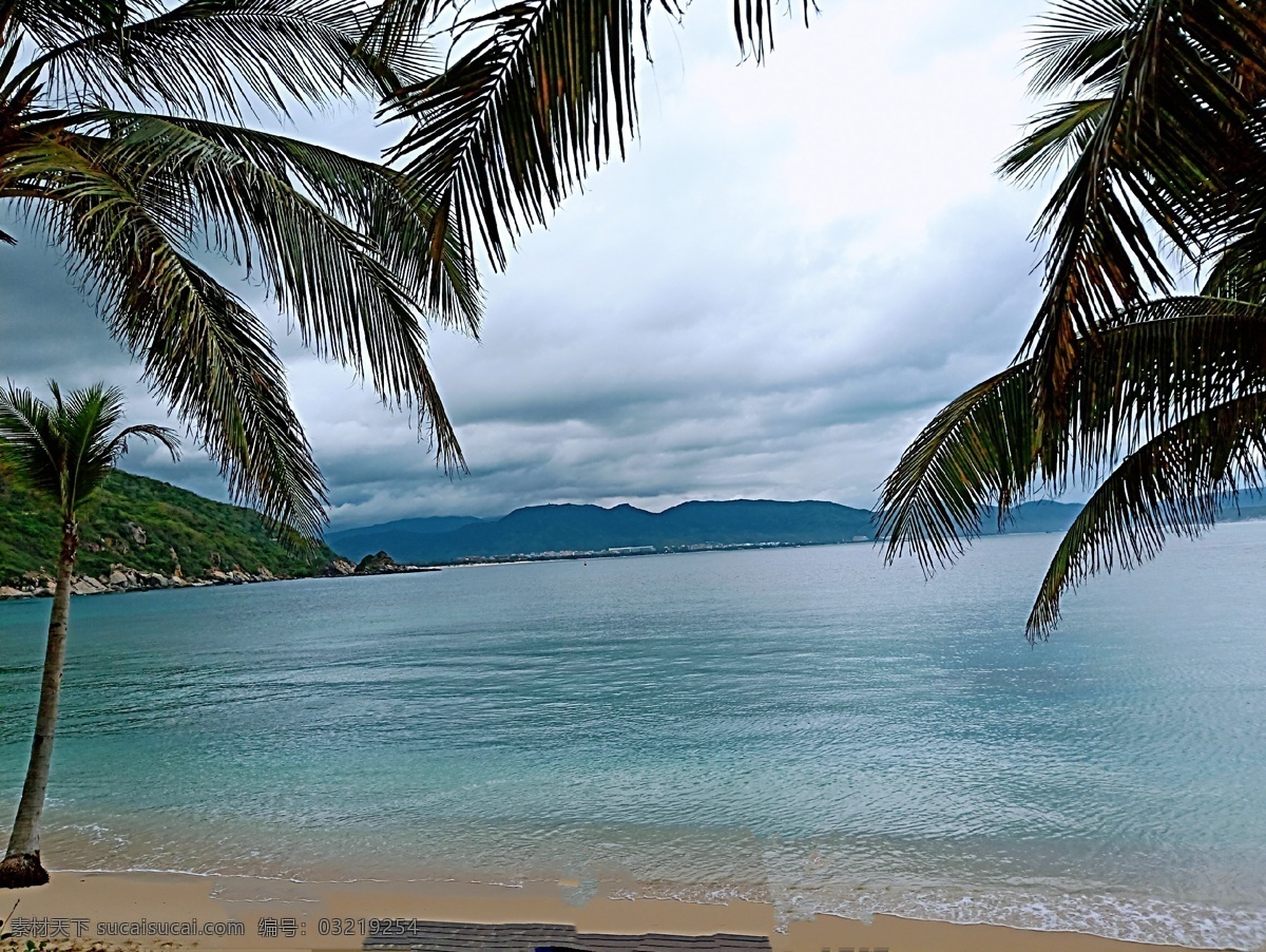 海南 三亚 太阳湾 海岛 蓝天 大海 绿树 婚纱 背景 平面广告 椰子树 自然景观 自然风景