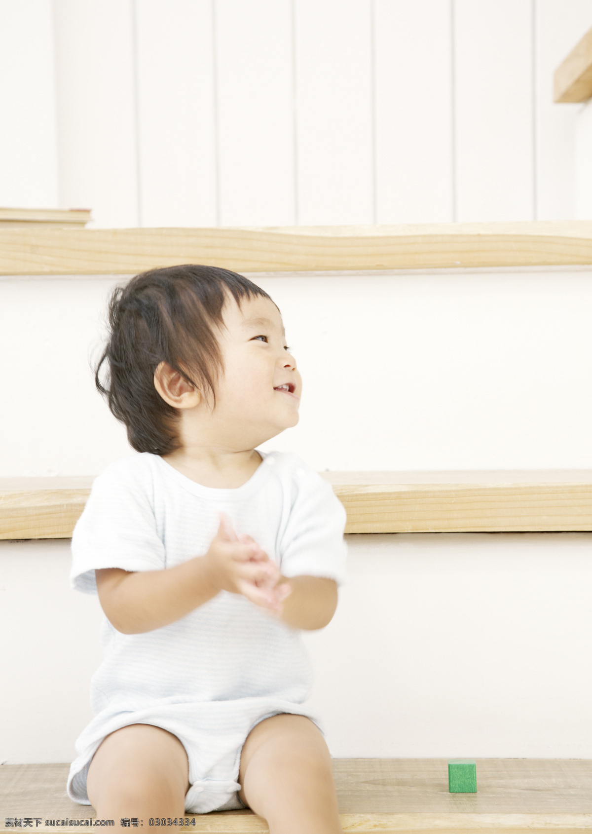 可爱 健康宝宝 小宝宝 婴儿 孩子 娃娃 幼儿 baby 摄影图 高清图片 宝宝图片 人物图片
