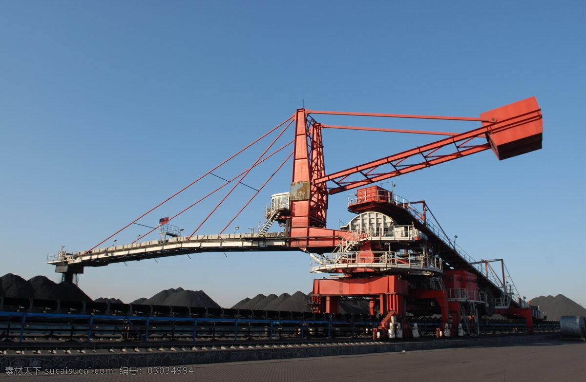 煤码头 煤场 煤运输线 传送带 输煤工程车 电厂煤码头 煤山 煤 电厂燃料 工业生产 现代科技
