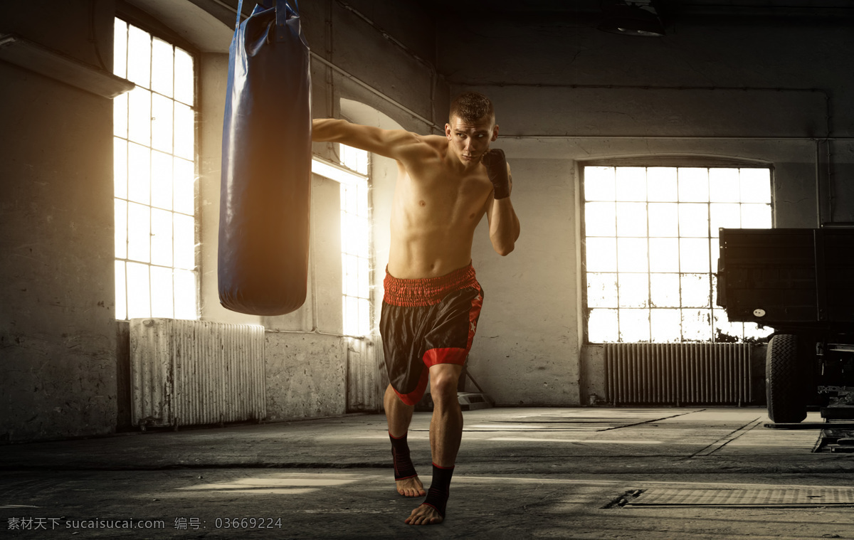 沙袋 拳击手 健身器材 运动员 健身人物 外国人物 体育项目 体育比赛 体育运动 生活百科